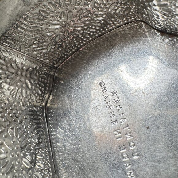 Embossed Vtg Floral Mosaic Treat Trinket Tin Hinged Lid Litho Design England - Picture 5 of 9